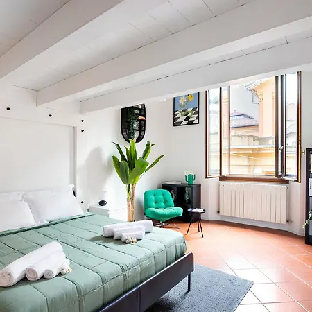 Bright Design House In The Heart Of Bolonia